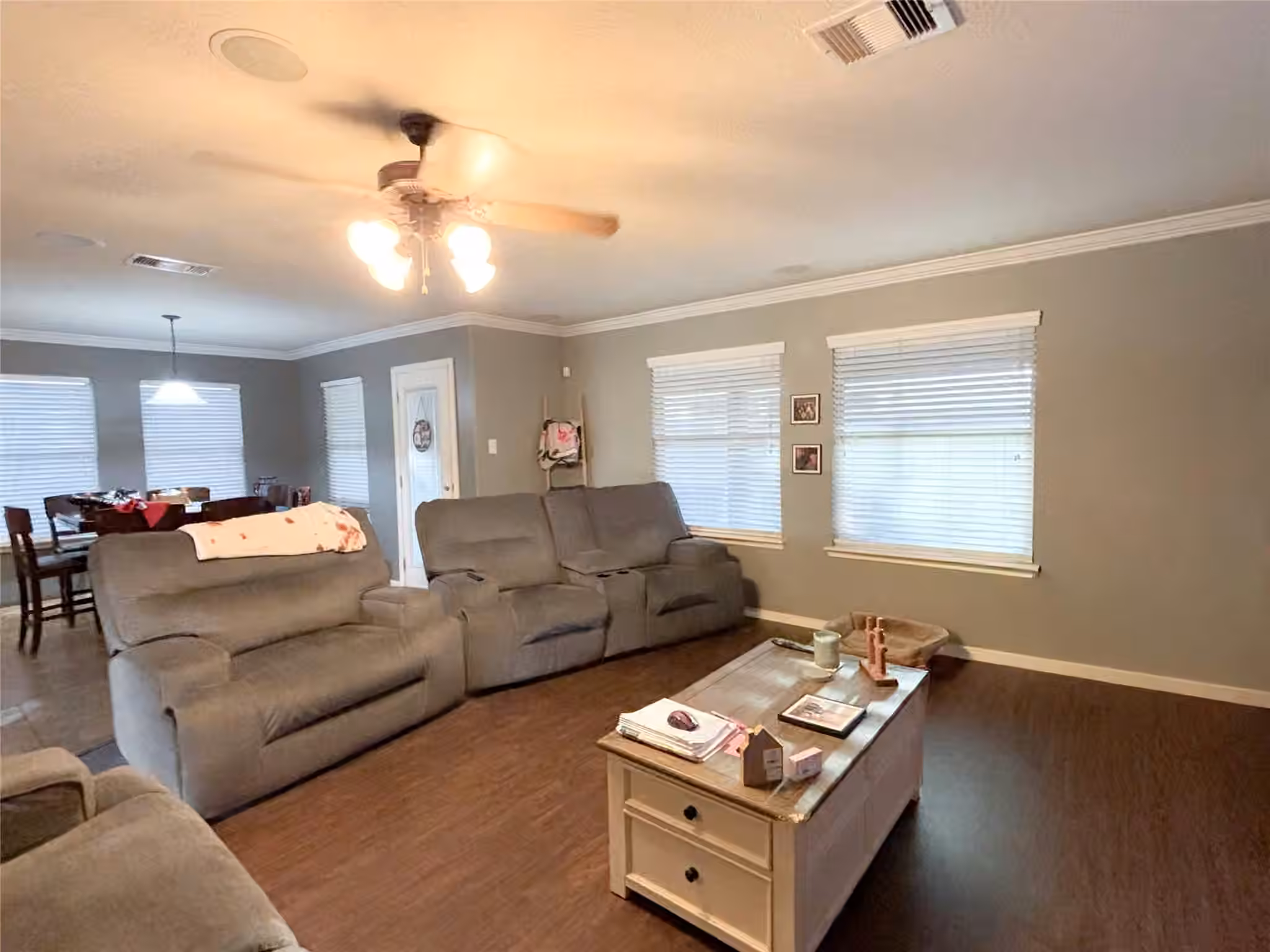 Photo 2 of 3811 Trent Cove Ln, Pearland, TX