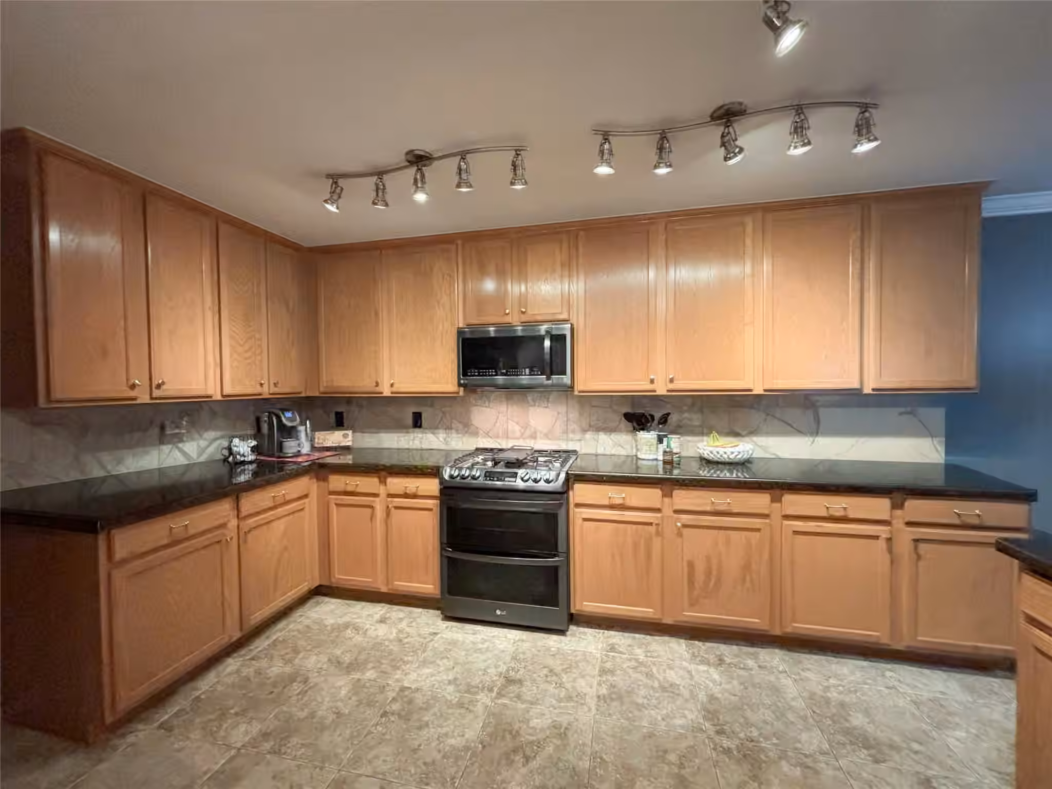Photo 4 of 3811 Trent Cove Ln, Pearland, TX