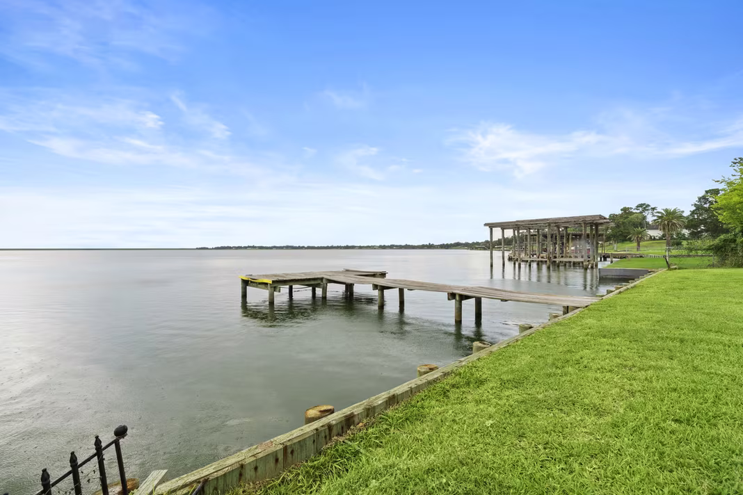 Photo 7 of 430 S Burnett Drive, Baytown, TX
