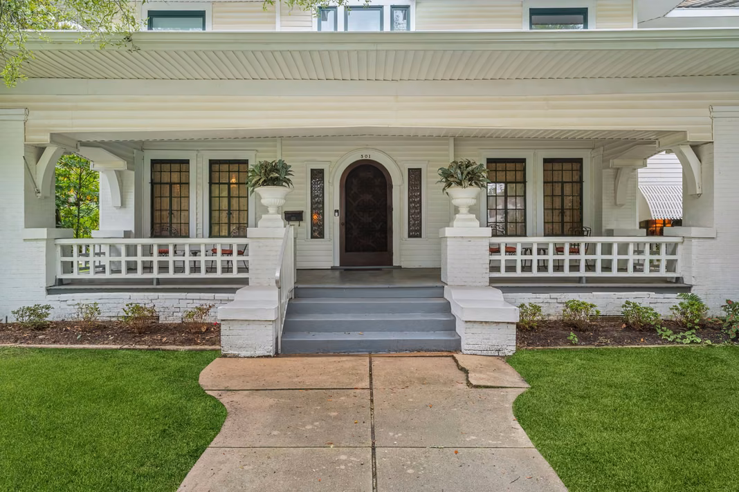 Photo 3 of 501 N McCarty Avenue, Eagle Lake, TX