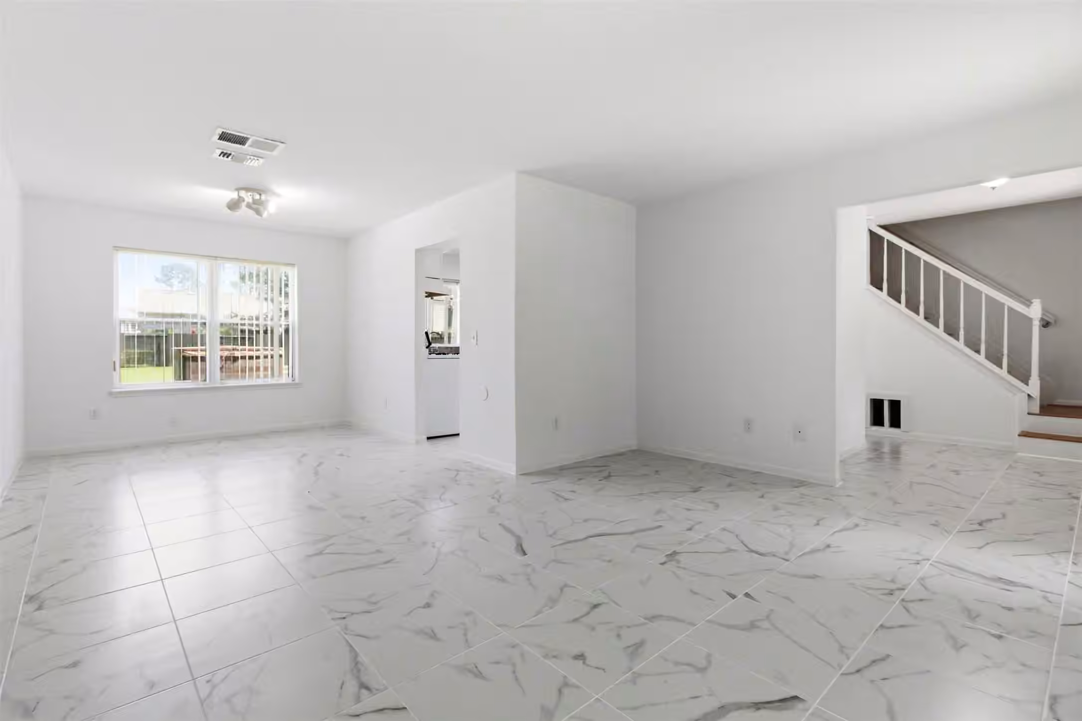 Photo 6 of 3226 Lakefield Way, Sugar Land, TX