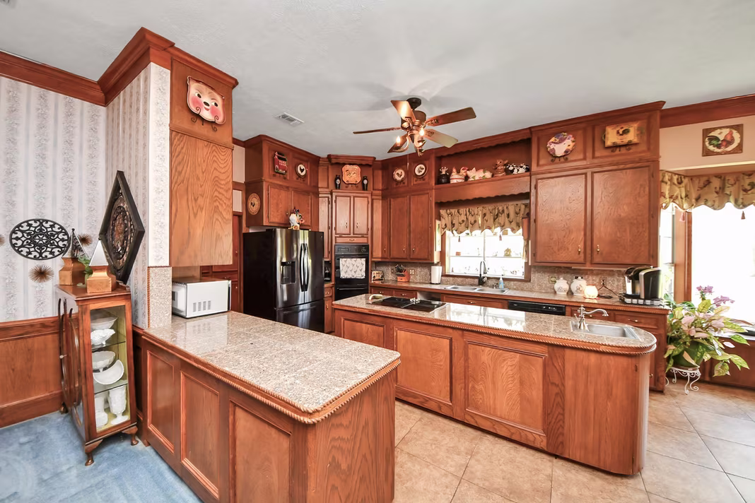 Photo 6 of 7018 Railroad Street, Wallis, TX