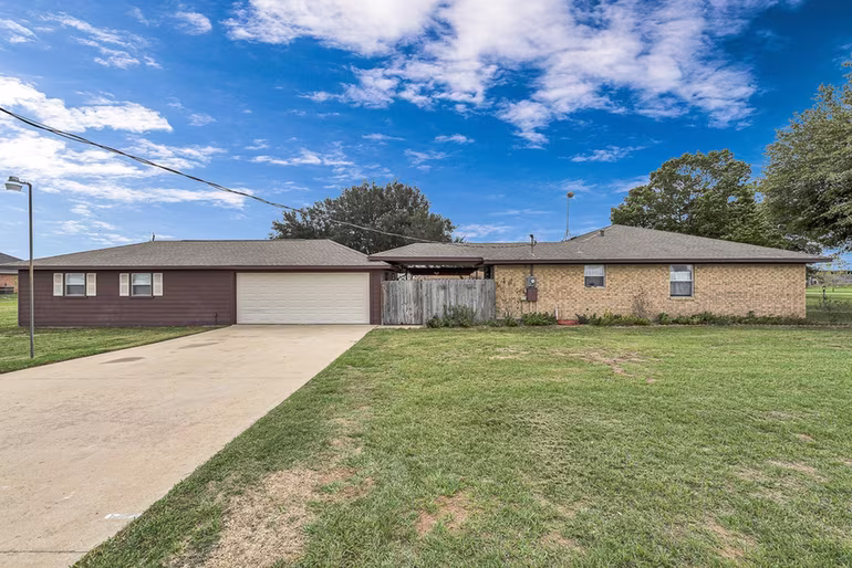 Photo 4 of 1181 Schmidt Road, Sealy, TX