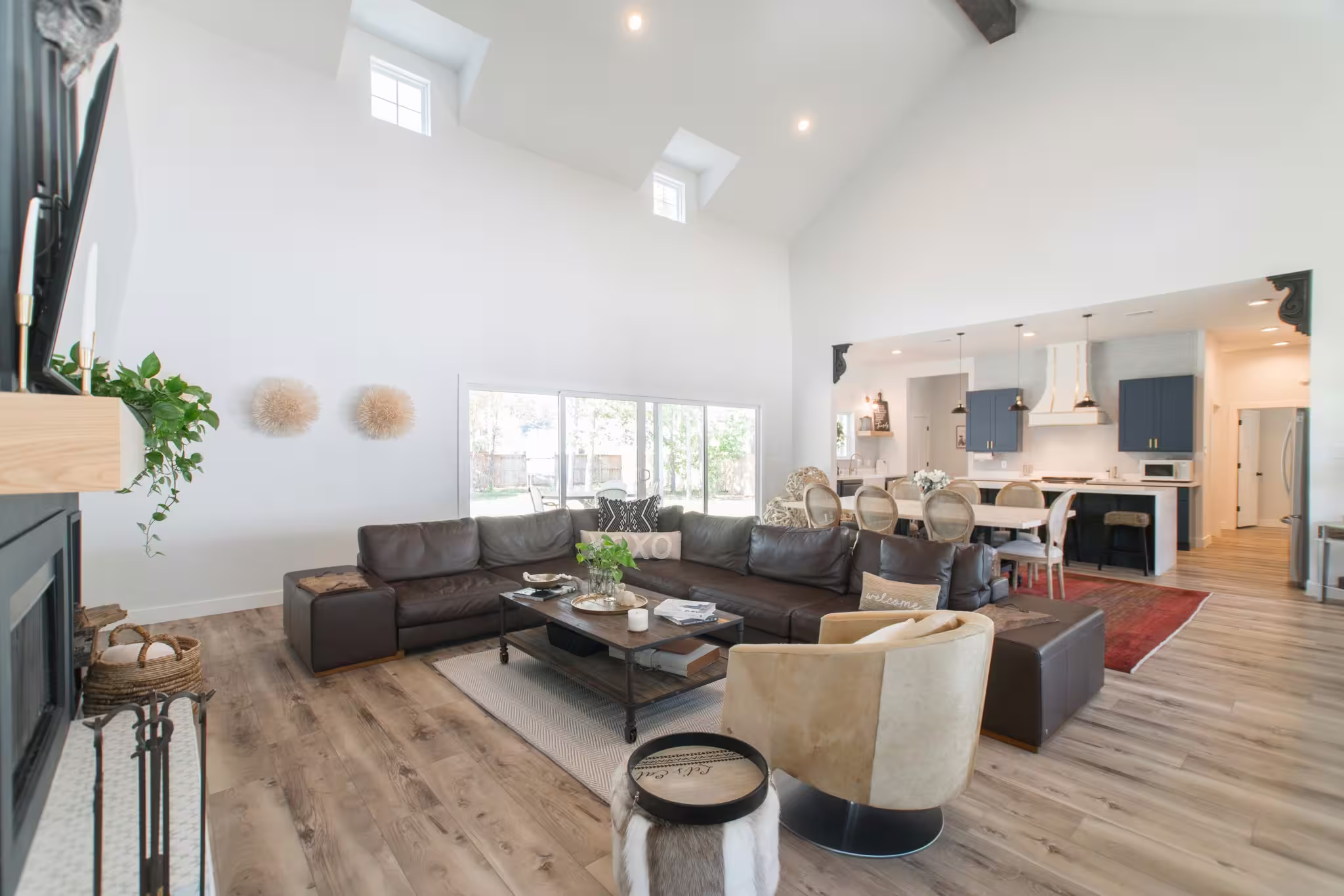 Photo 5 of 5 W Forest Court, Conroe, TX