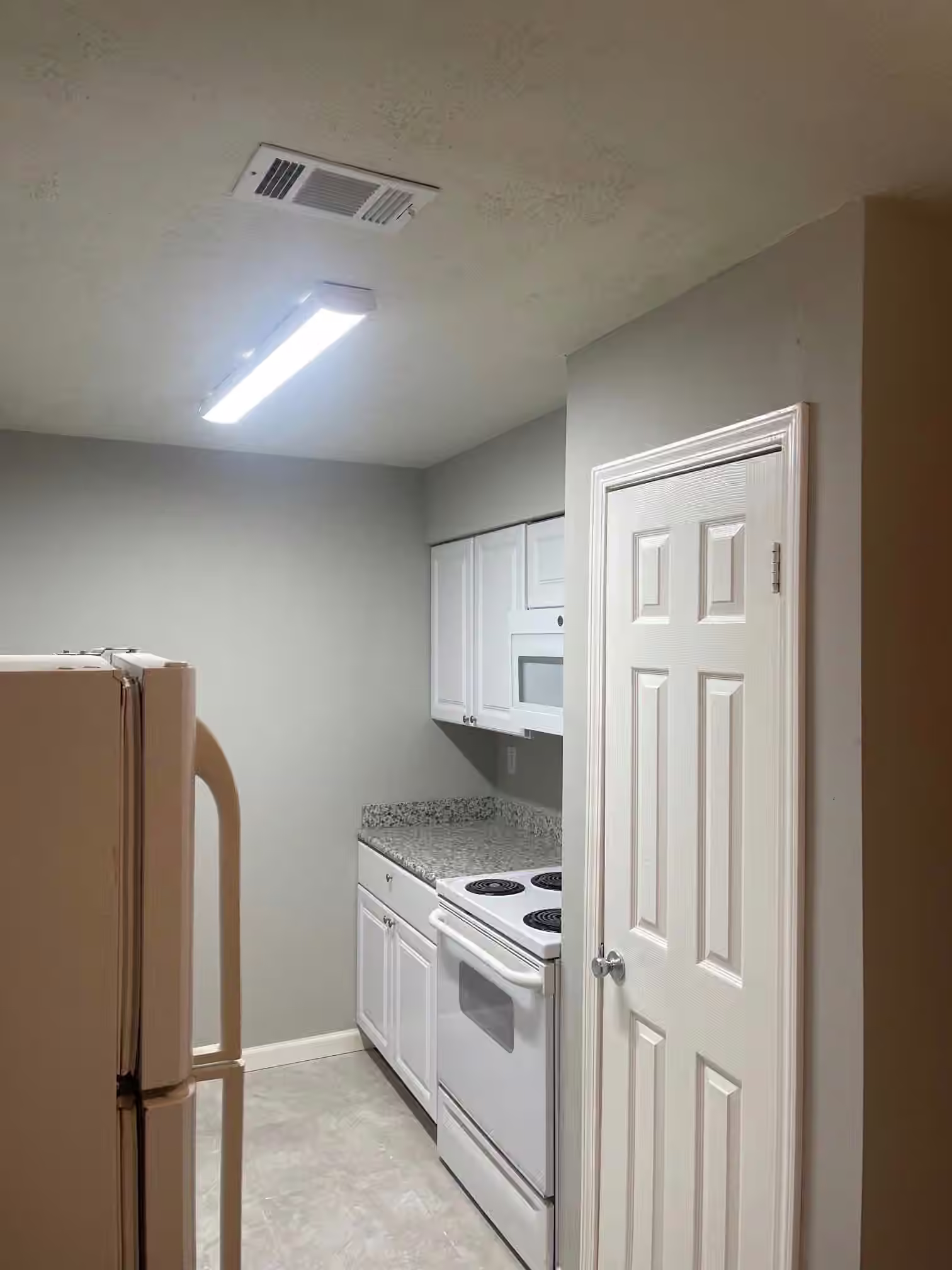 Photo 4 of 13534 Townwood Drive, Houston, TX