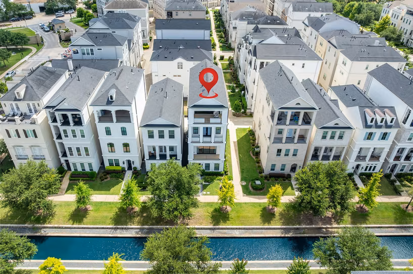 Photo 4 of 814 Dunleigh Meadows Lane, Houston, TX