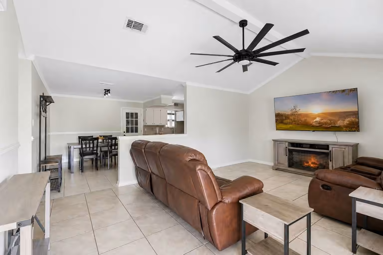 Photo 5 of 15816 Ramsey Road, Crosby, TX