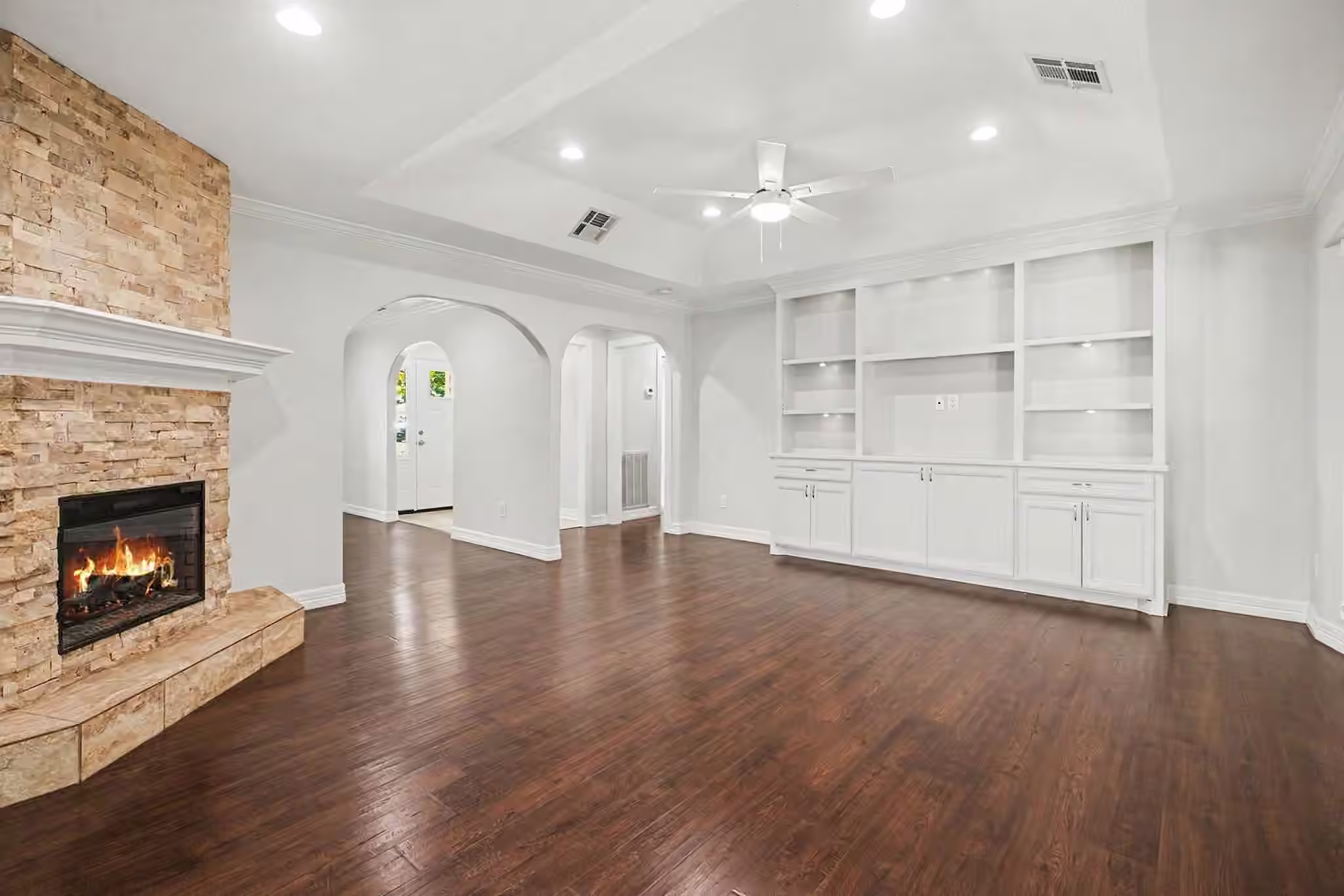 Photo 6 of 2817 Frostwood Circle, Dickinson, TX