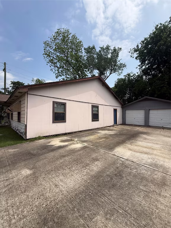 Photo 2 of 15818 Waverly Drive, Houston, TX