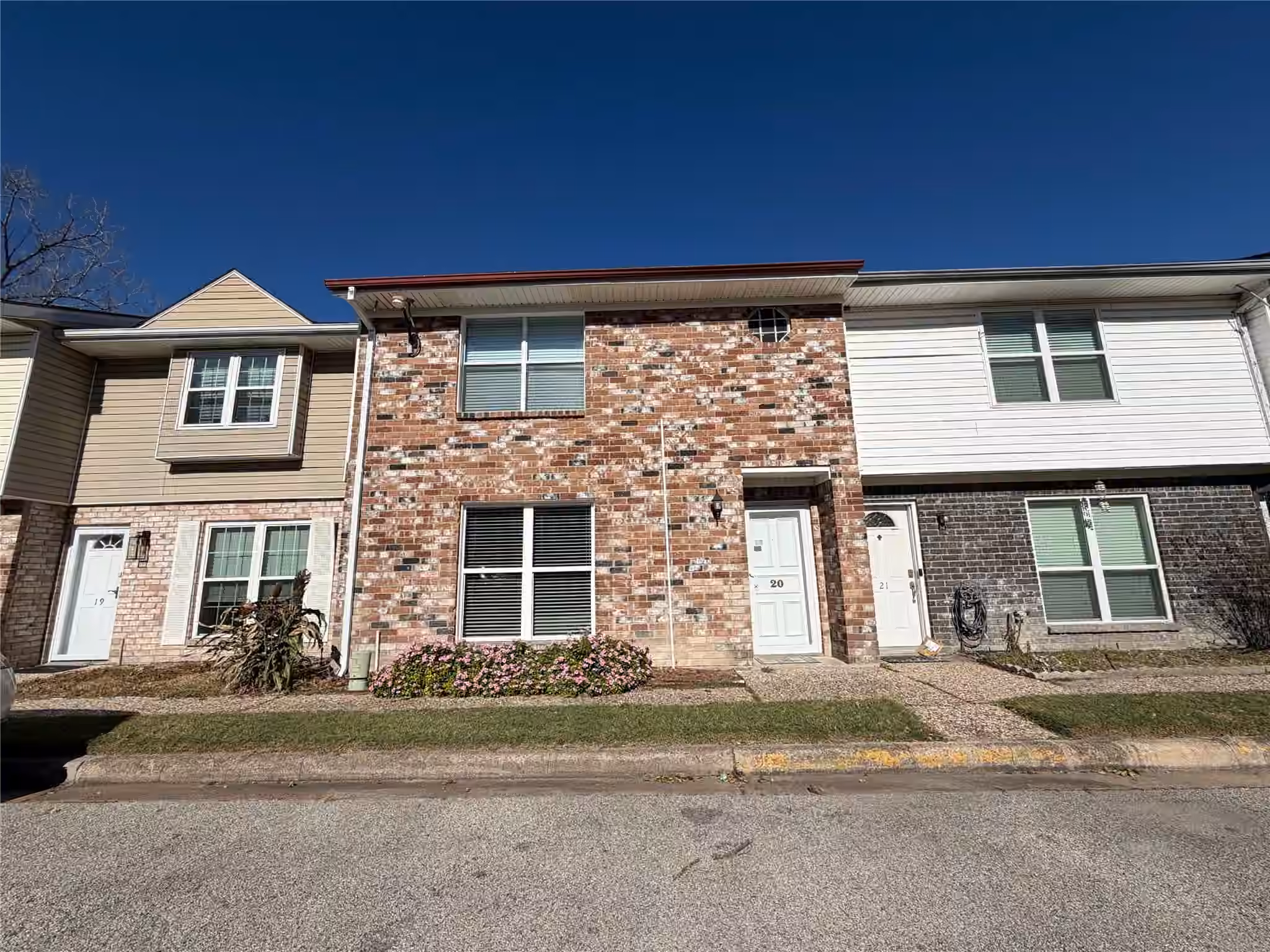 Photo 6 of 1831 Sherwood Forest Street 20, Houston, TX