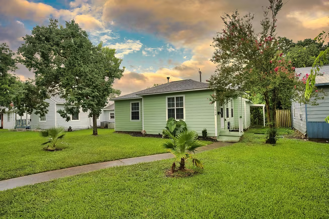 Photo of 1619 W 8th Street, Freeport, TX 77541