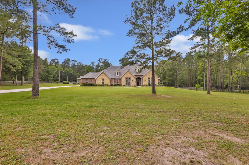 Photo 2 of 229 Sundog Road, Huntsville, TX