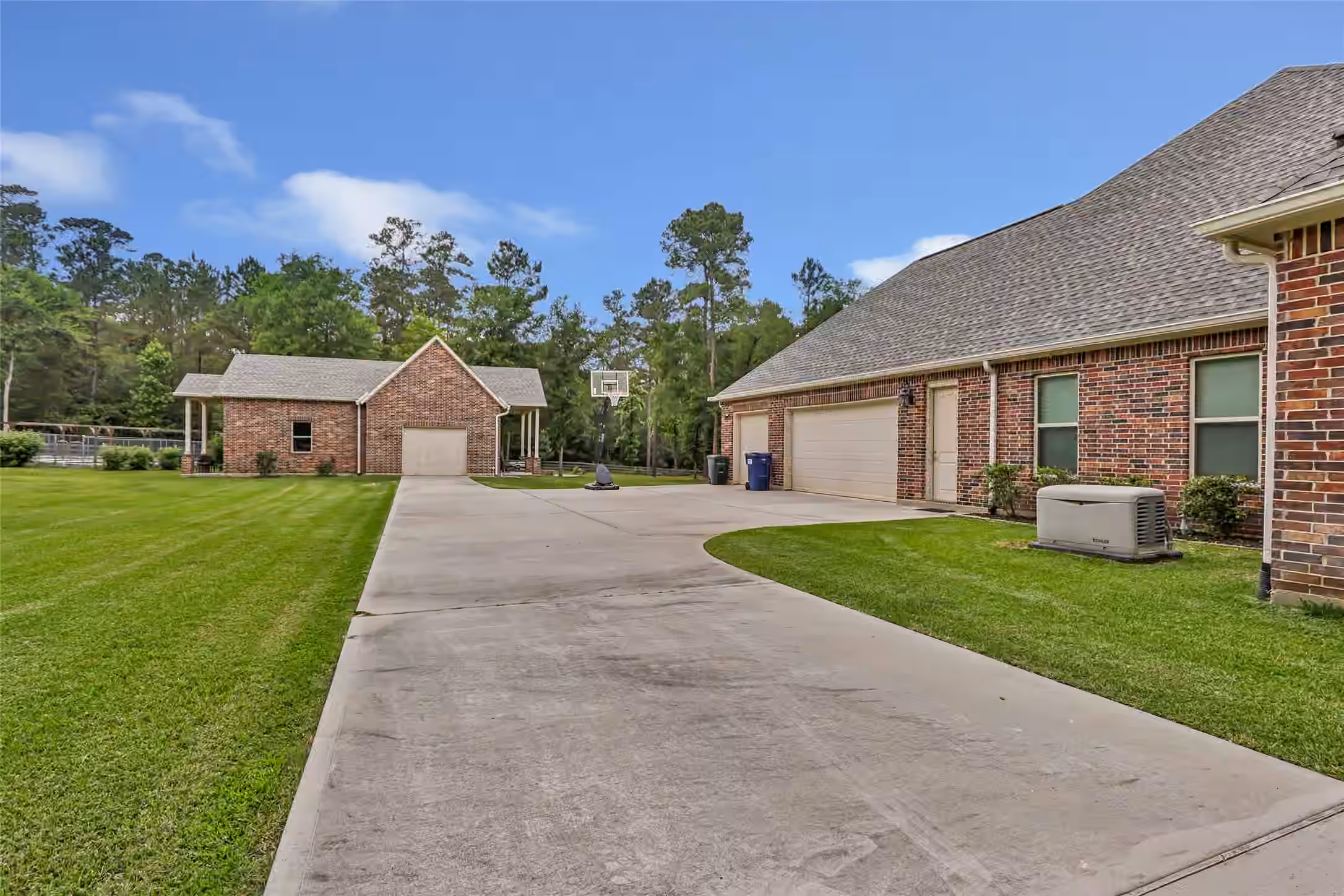 Photo 5 of 229 Sundog Road, Huntsville, TX