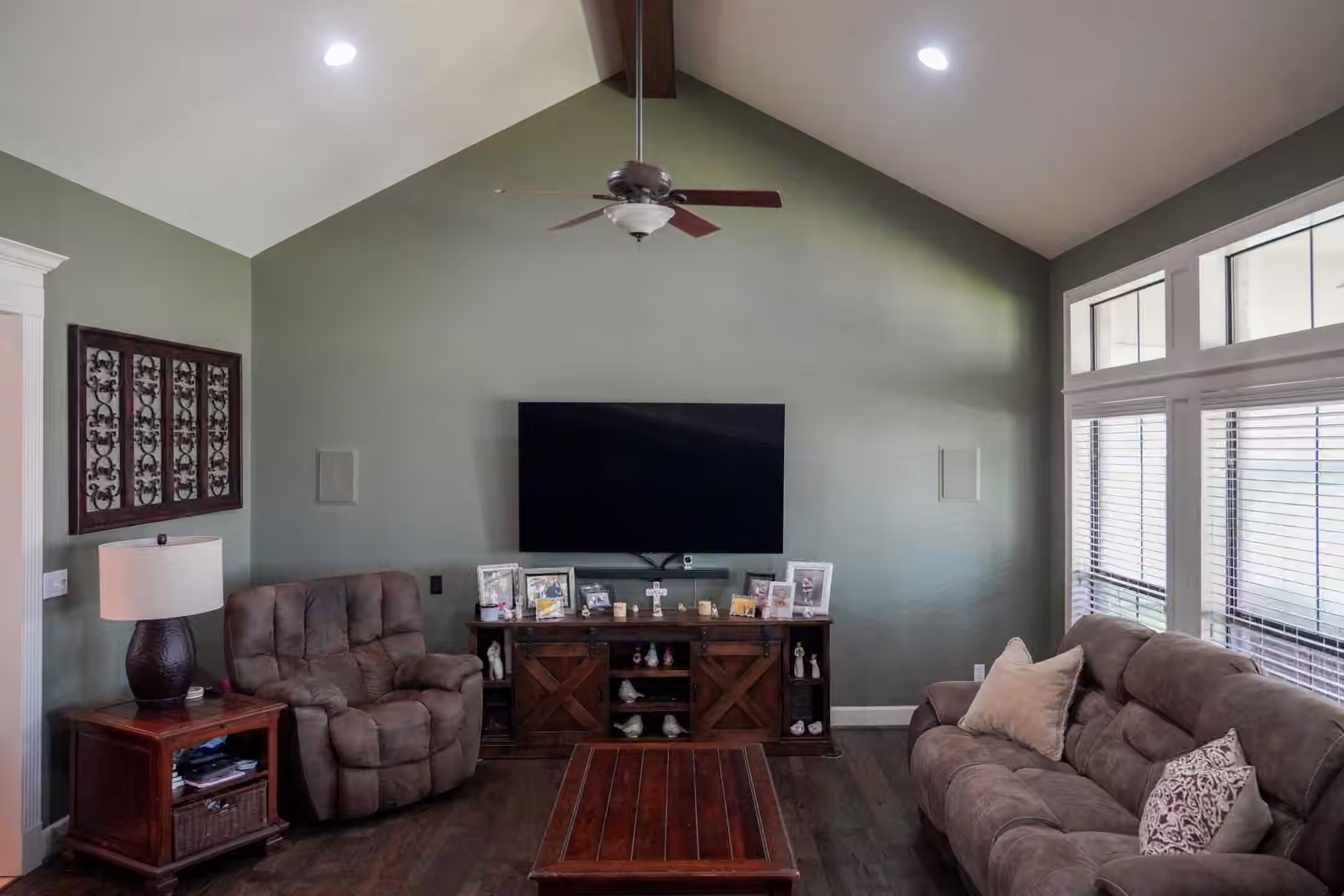 Photo 4 of 2915 Willow Creek Drive, El Campo, TX