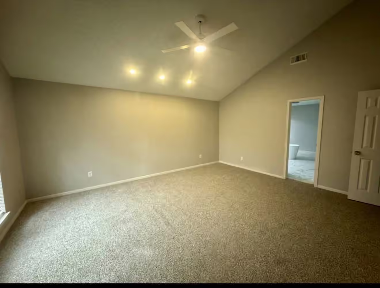 Photo 4 of 19219 Nehoc Lane, Humble, TX