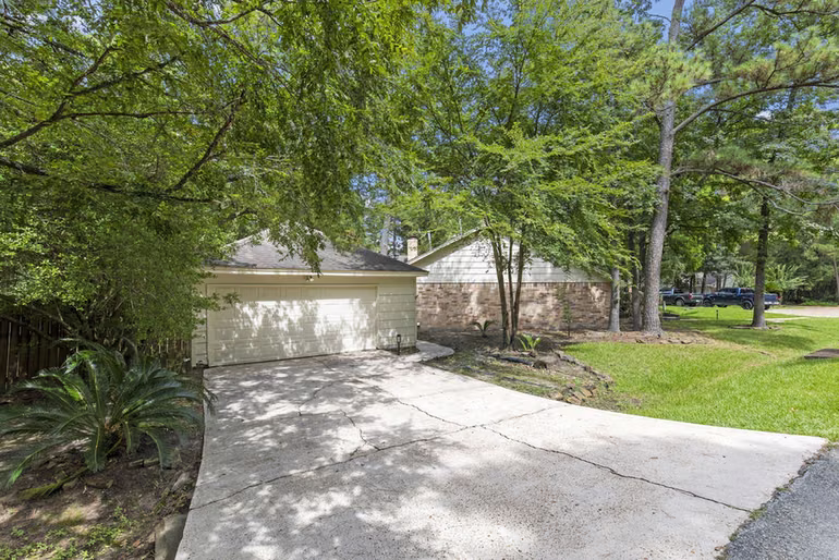 Photo 2 of 11510 Timberwild Street, The Woodlands, TX