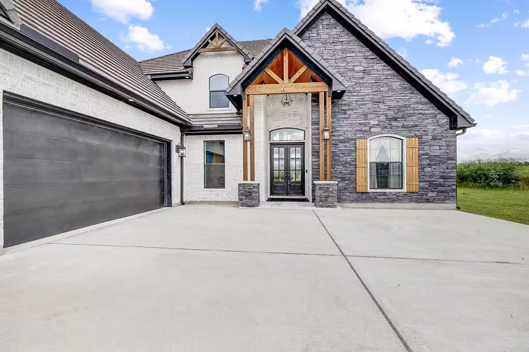 Photo 3 of 11650 Renaissance Drive, Montgomery, TX