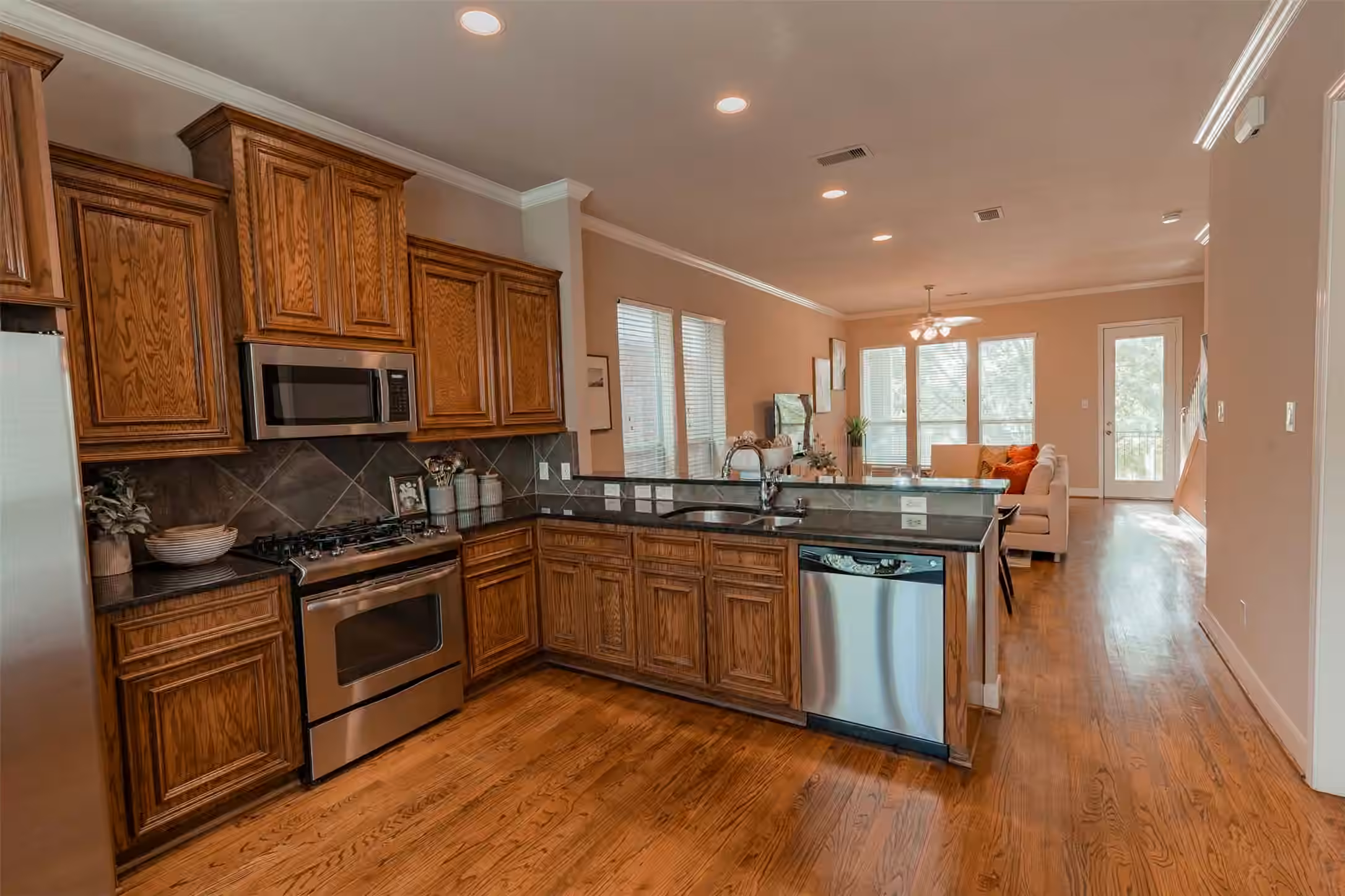 Photo 7 of 2354 Bastrop Street, Houston, TX
