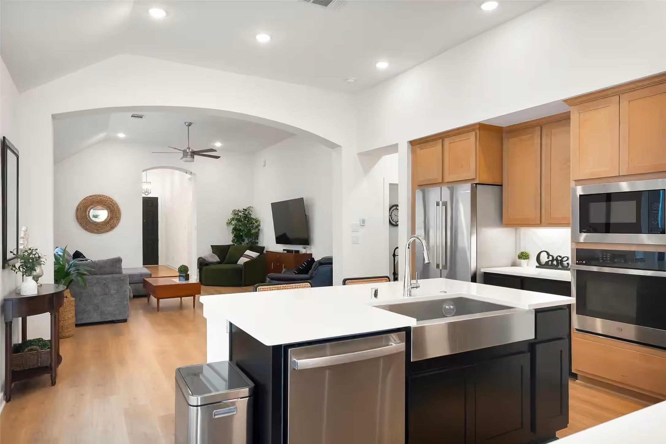 Photo 6 of 237 Trapper Creek Drive, Conroe, TX