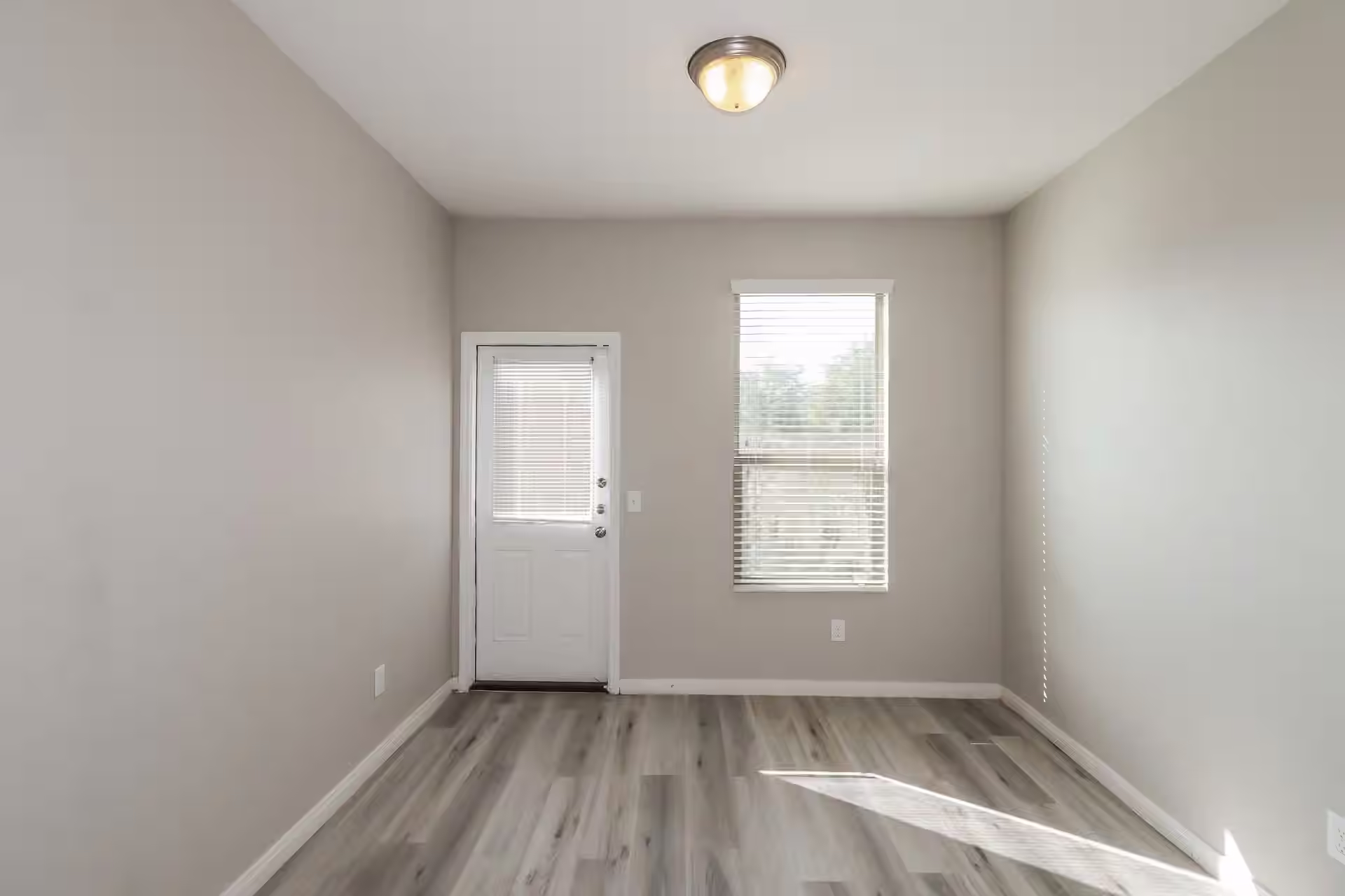 Photo 6 of 6615 Dayridge Lane, Houston, TX