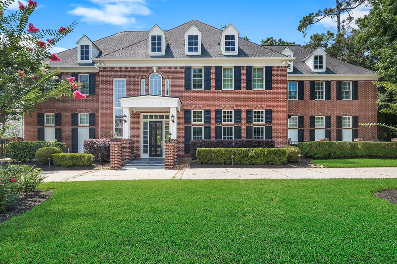 Photo 2 of 5607 Walnut Point Drive, Houston, TX