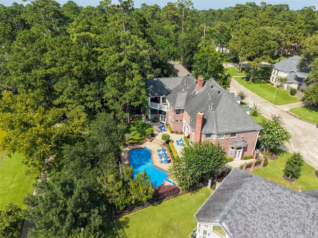 Photo 4 of 5607 Walnut Point Drive, Houston, TX