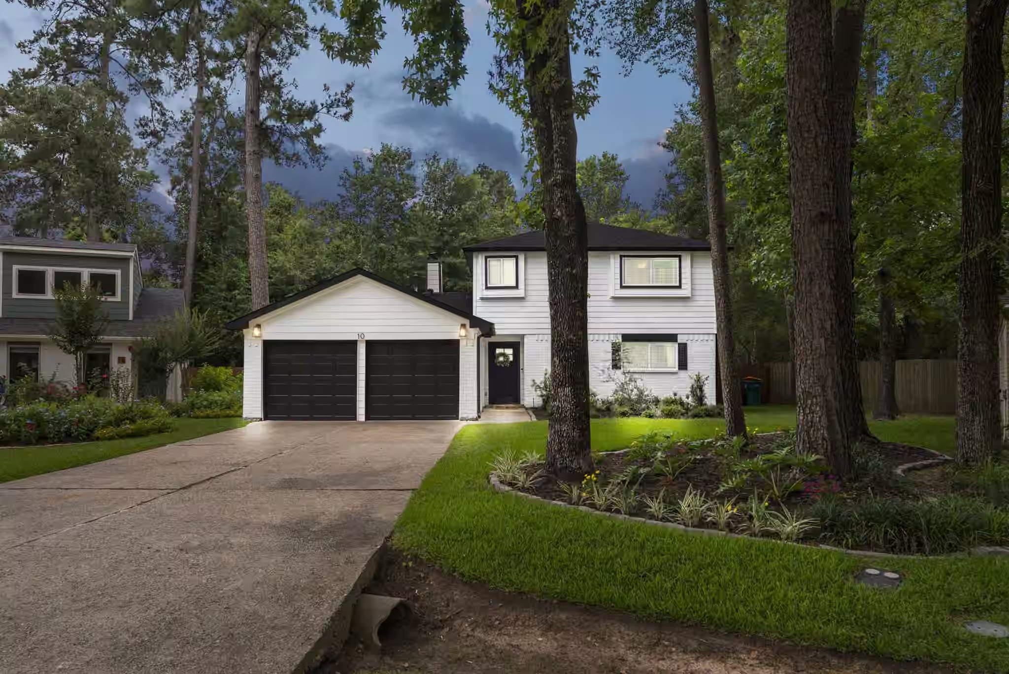Photo of 10 E White Willow Circle, Spring, TX