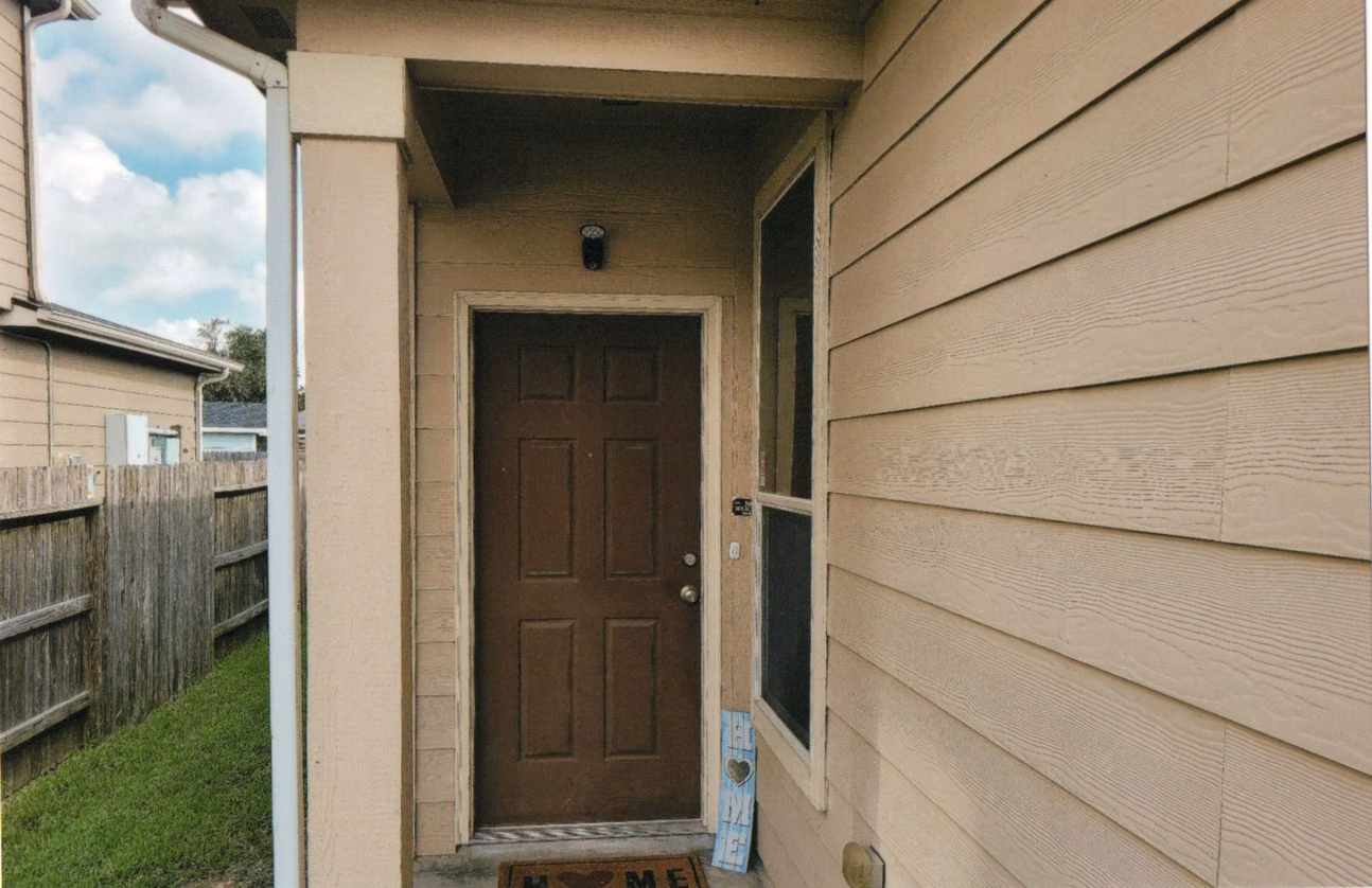Photo 3 of 2907 Legends Knoll Drive, Spring, TX
