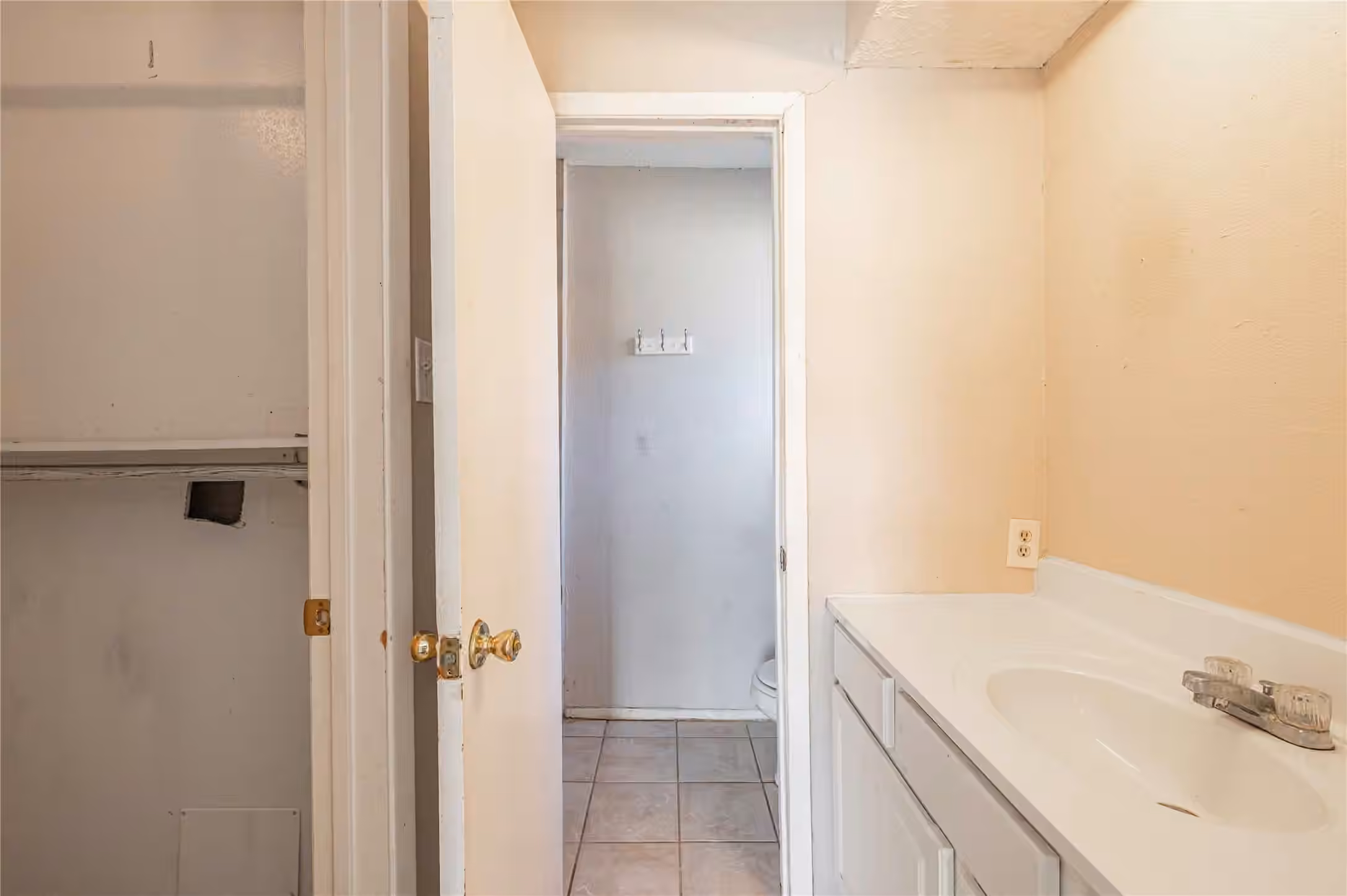 Photo 7 of 8405 Bandridge Road, La Porte, TX