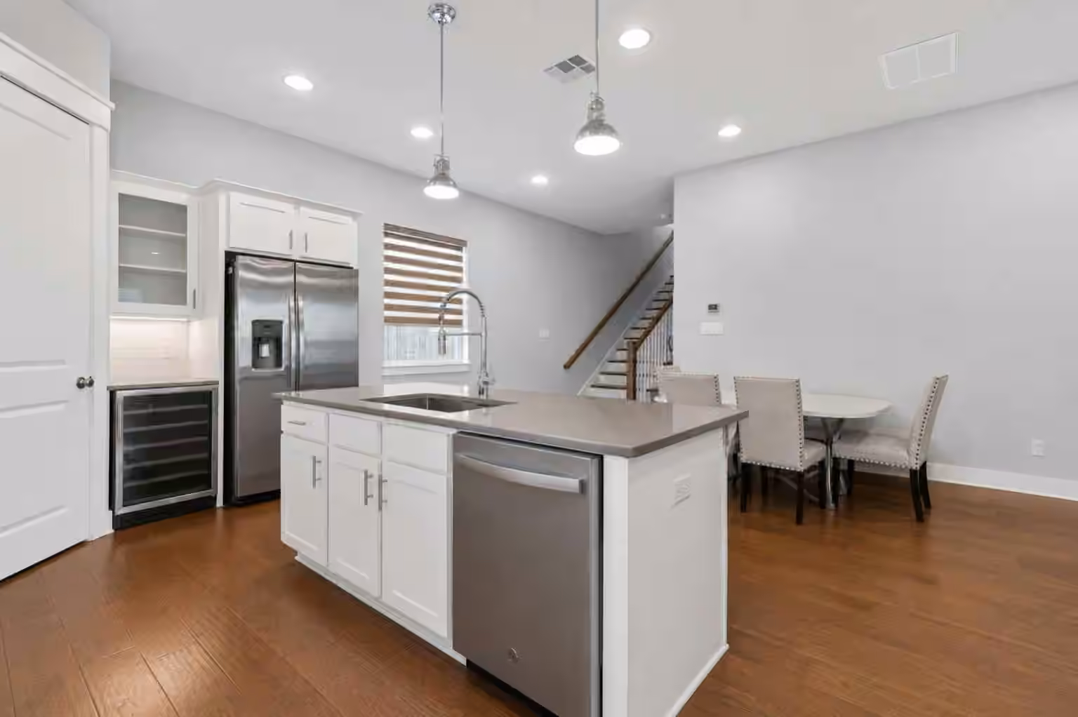 Photo 4 of 909 Oak Street A, Houston, TX
