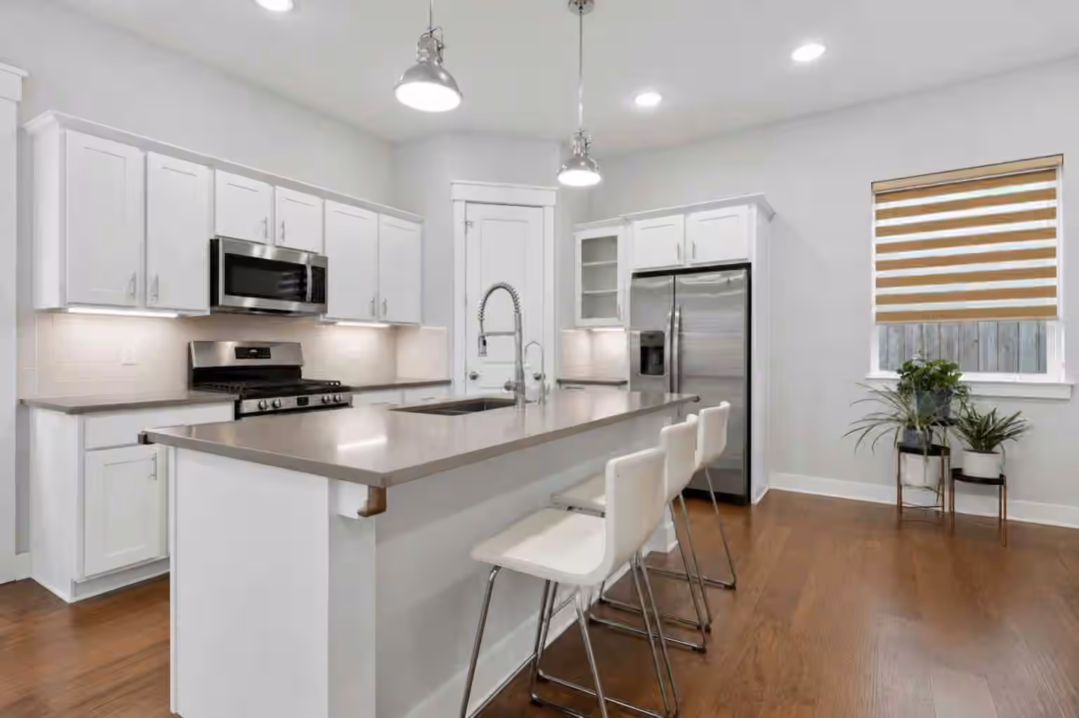 Photo 5 of 909 Oak Street A, Houston, TX