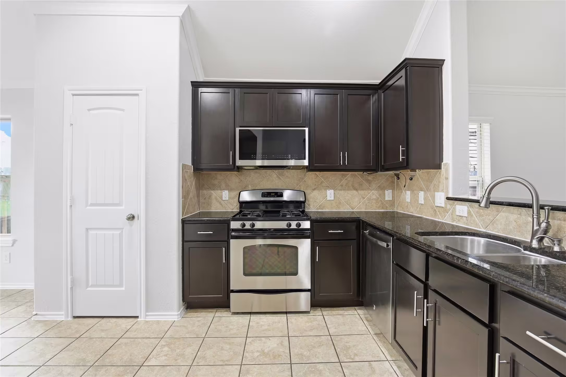 Photo 6 of 12910 Taper Reach Drive, Tomball, TX