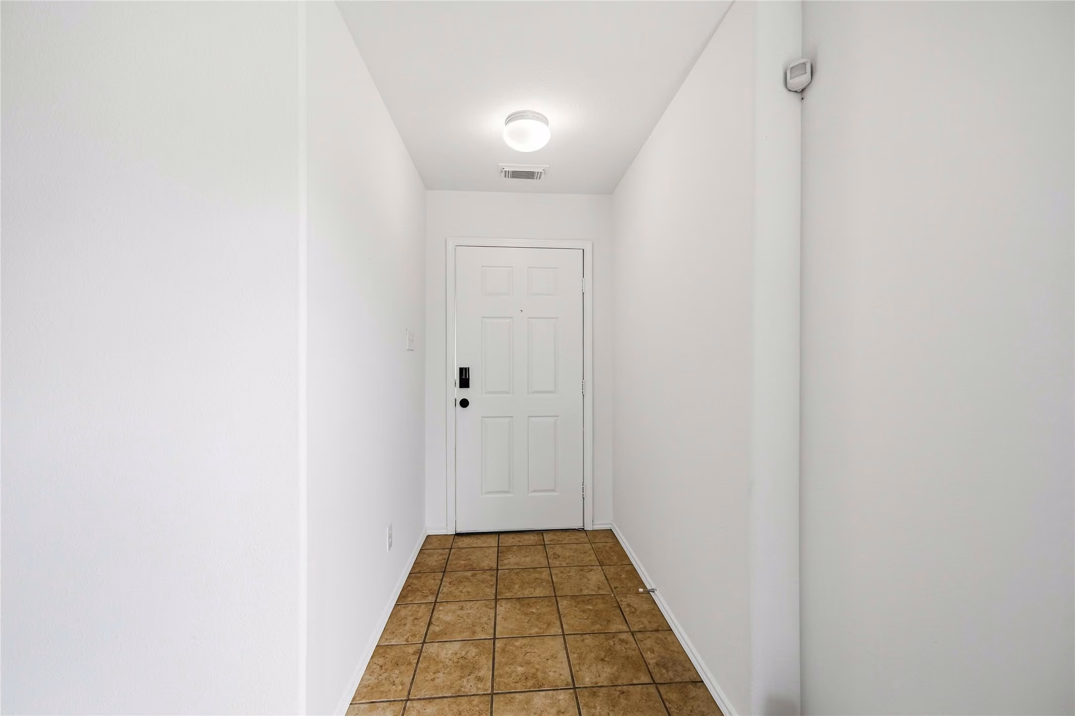 Photo 4 of 8426 Bay Run Avenue, Baytown, TX