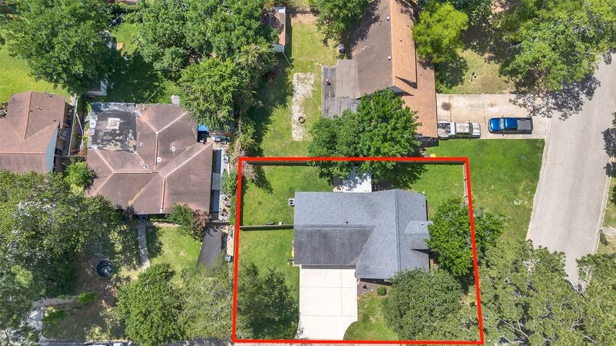 Photo 3 of 405 Billie Bess Lane, Conroe, TX