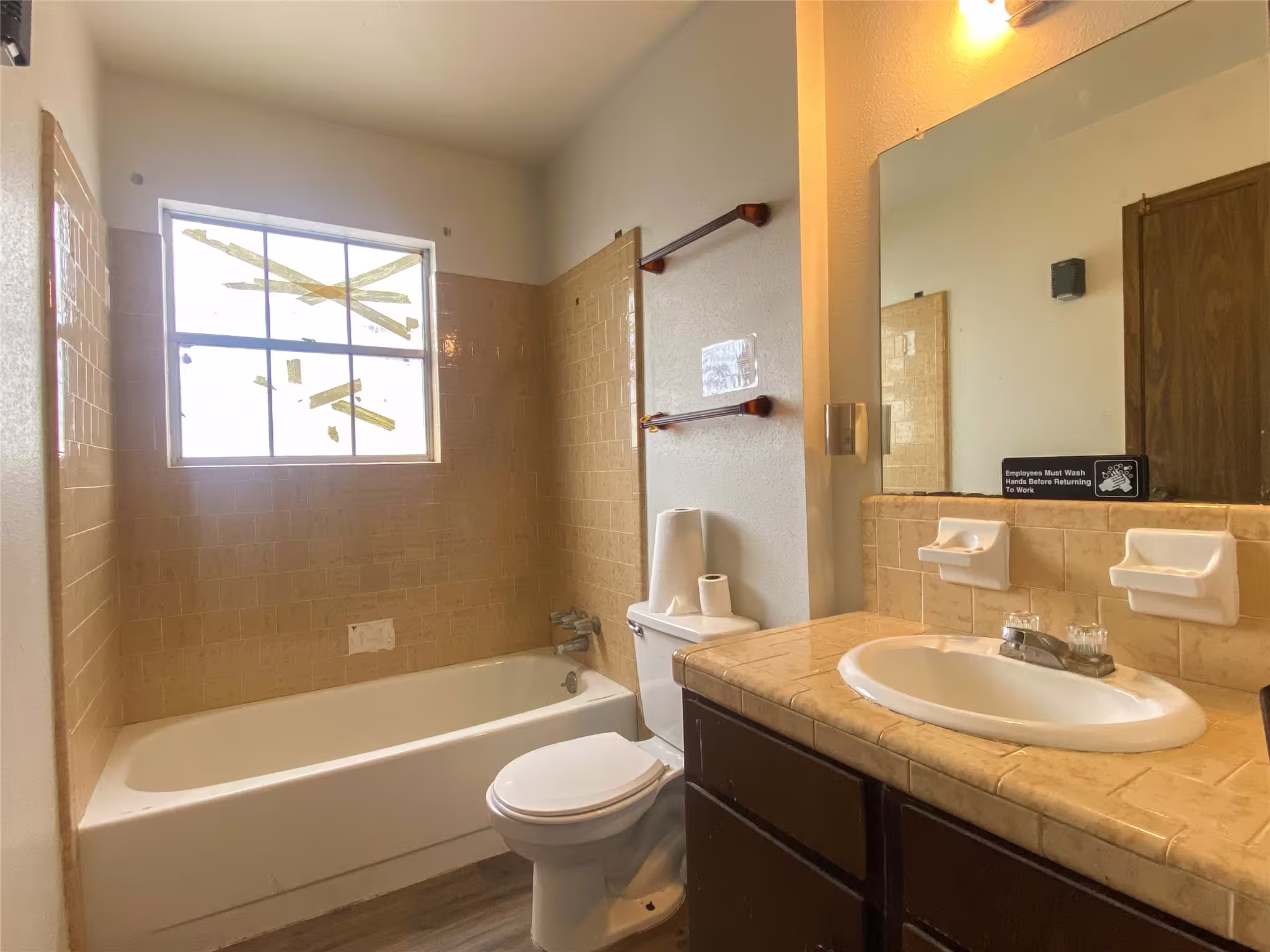Photo 7 of 1320 W Brazos Avenue, West Columbia, TX