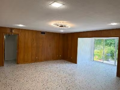 Photo 4 of 1903 Evergreen Lane, La Marque, TX