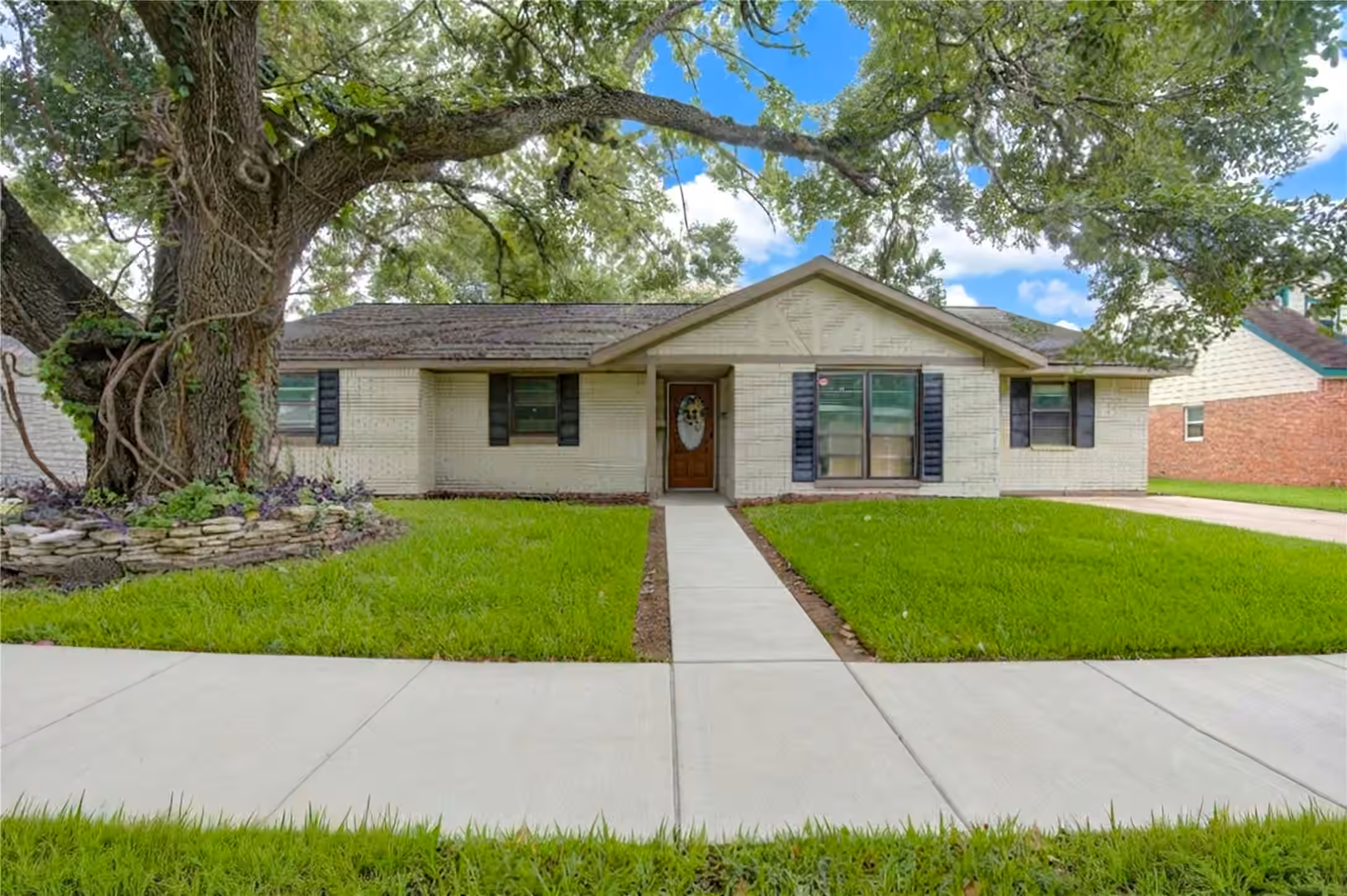 Photo 2 of 2117 Willow Wisp Drive, Seabrook, TX