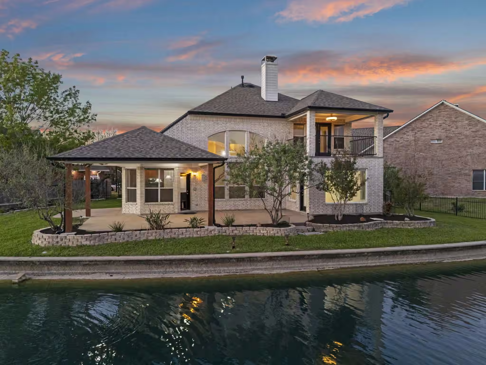 Photo of 10103 Lazy Lagoon, Houston, TX