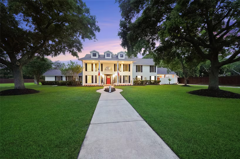 Photo 2 of 1910 Avenue L, Santa Fe, TX