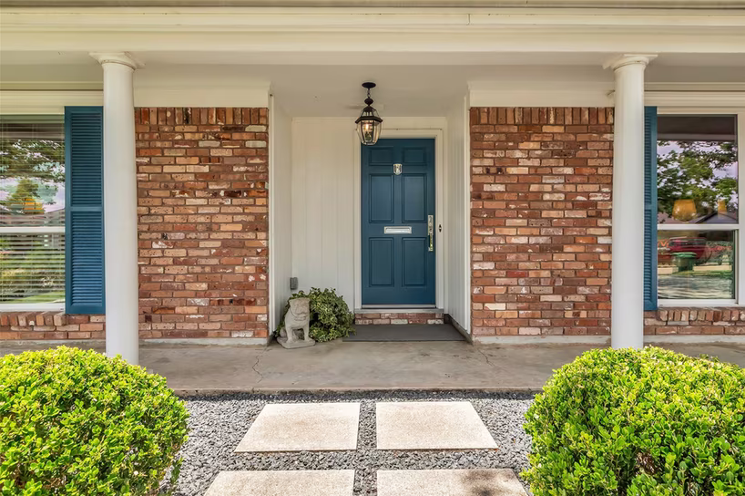 Photo 5 of 1819 Mill Creek Drive, Houston, TX