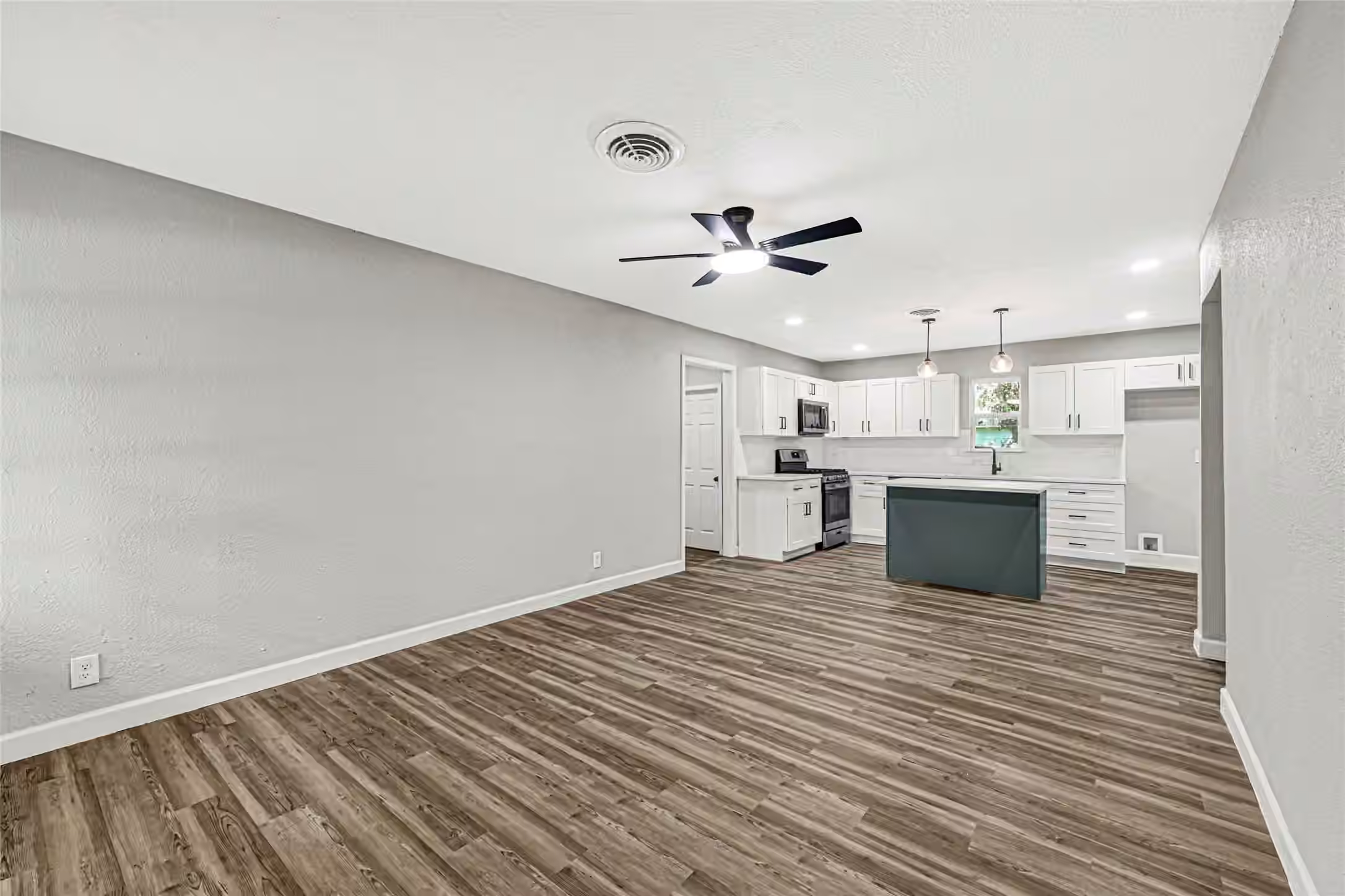 Photo 5 of 6511 Belmark Street, Houston, TX