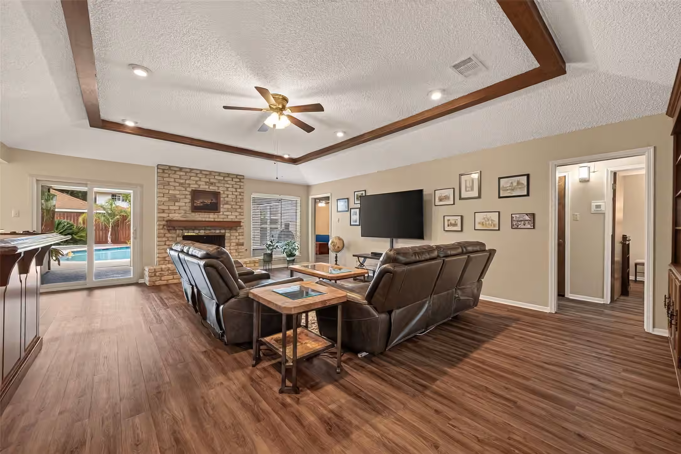 Photo 4 of 16431 Larkfield Drive, Houston, TX
