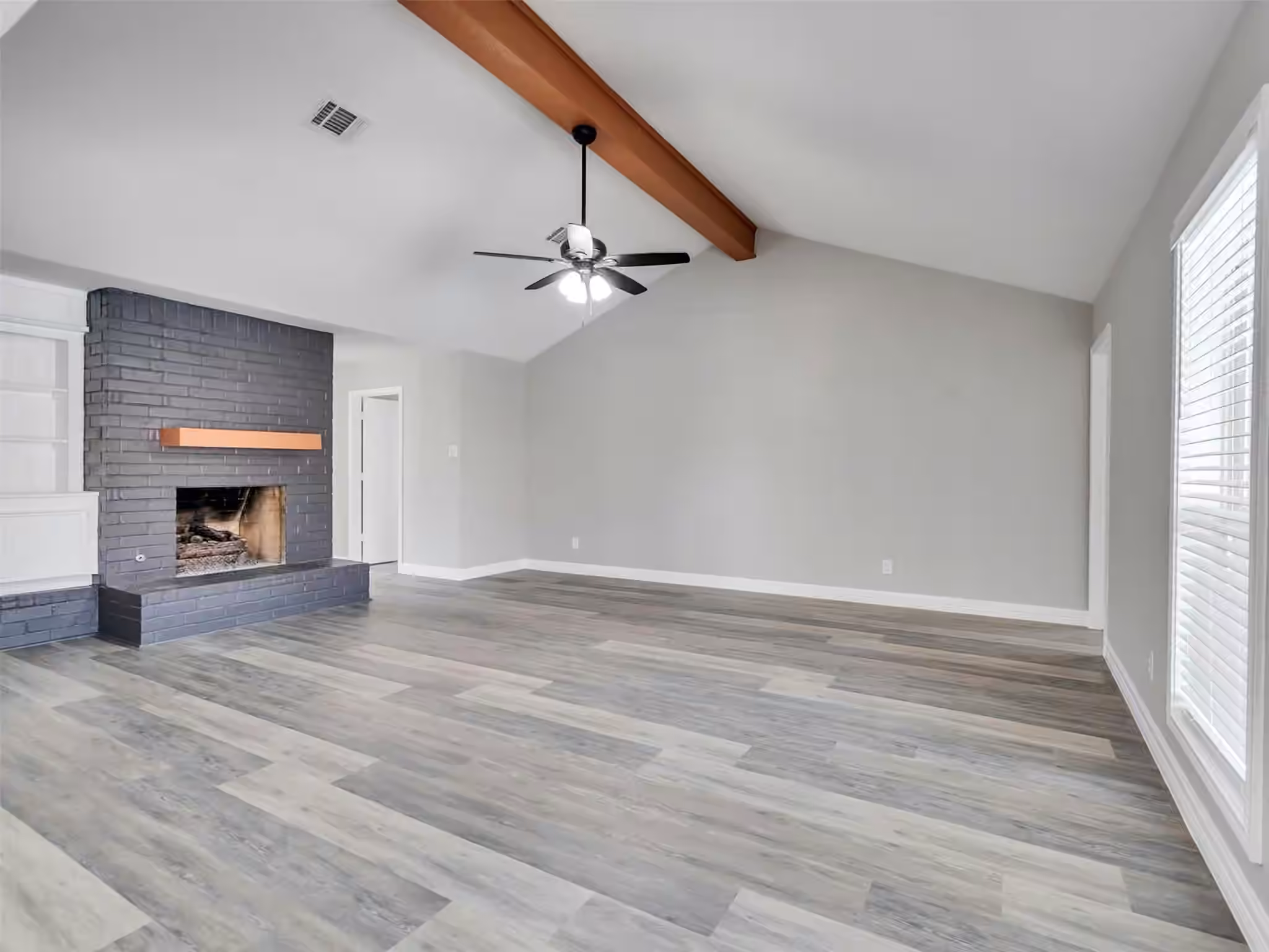Photo 5 of 1414 Louisiana Avenue, Deer Park, TX