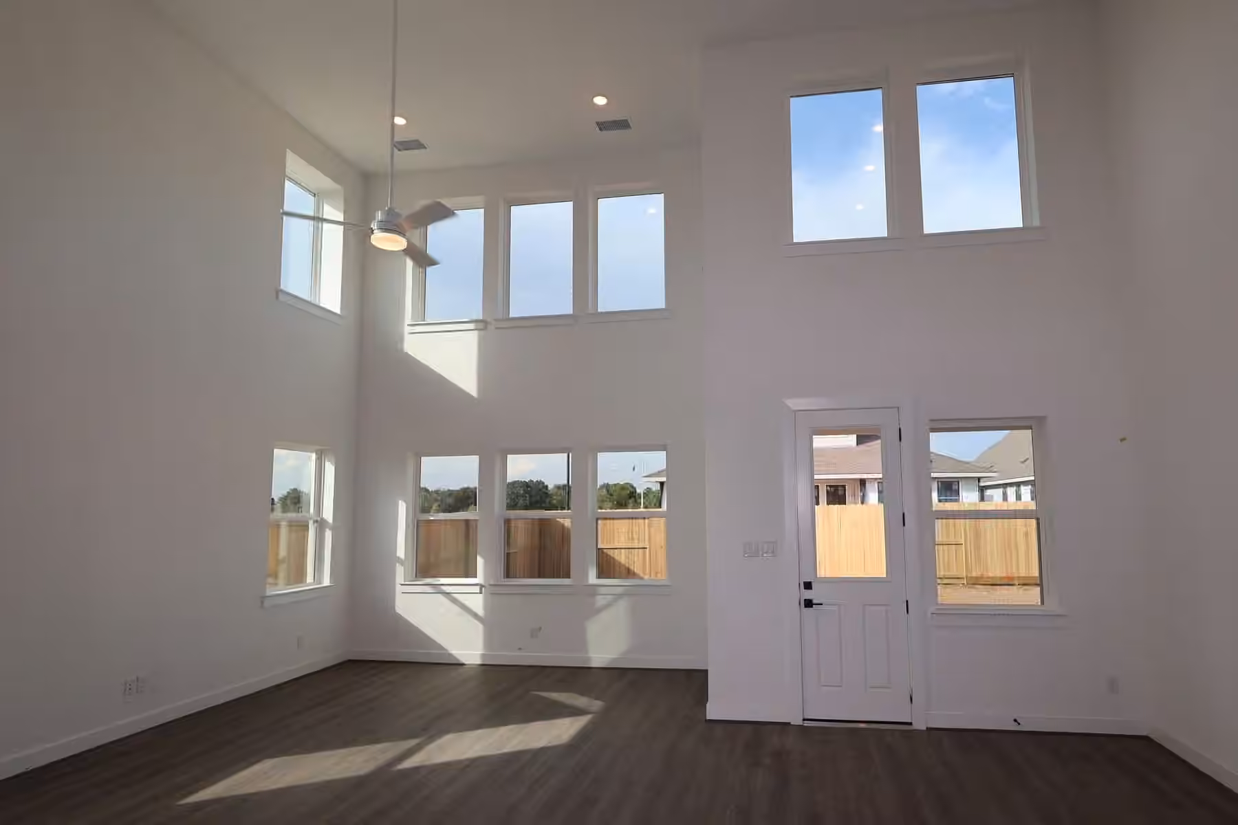Photo 5 of 29322 Hillberry Oaks Court, Waller, TX