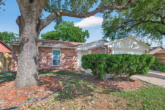 Photo 3 of 415 Lee Drive, Richmond, TX