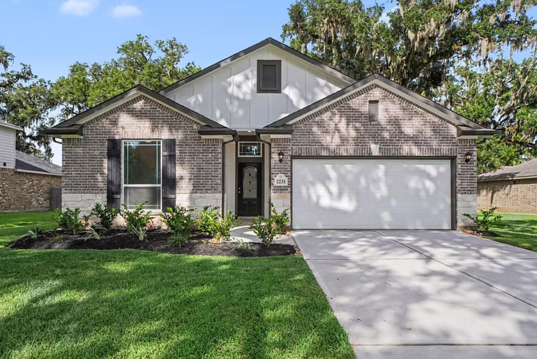 Photo of 2231 Lakewood Drive, West Columbia, TX