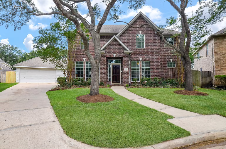 Photo 2 of 206 Wild Oak Run, Houston, TX