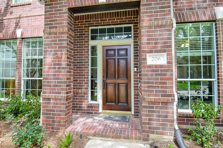 Photo 3 of 206 Wild Oak Run, Houston, TX