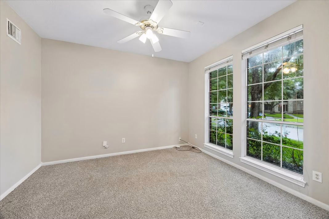 Photo 5 of 206 Wild Oak Run, Houston, TX
