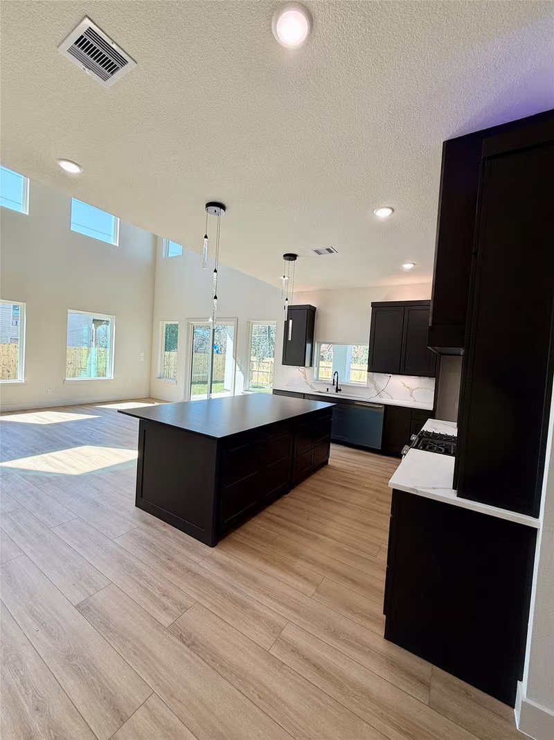 Photo 5 of 6018 Becky Lane, Pearland, TX